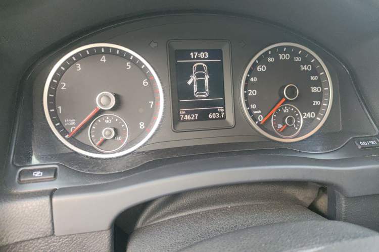 Used Volkswagen Tiguan 2012 1.8TSI Automatic Two-Wheel Drive Elite Edition Odometer Close Up