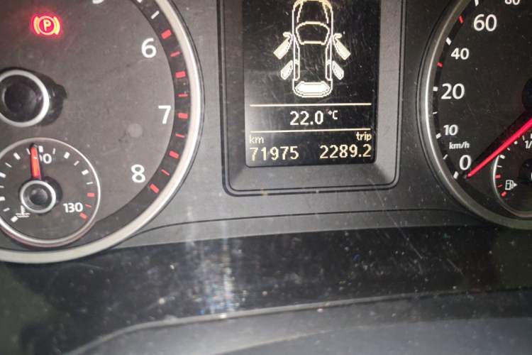 Used Volkswagen Tiguan 2012 2.0 TSI Automatic All-Wheel Drive Elite Edition Odometer Close Up