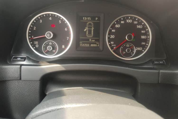 Used Volkswagen Tiguan 2012 1.8TSI Automatic Two-Wheel Drive Trend Edition Odometer Close Up