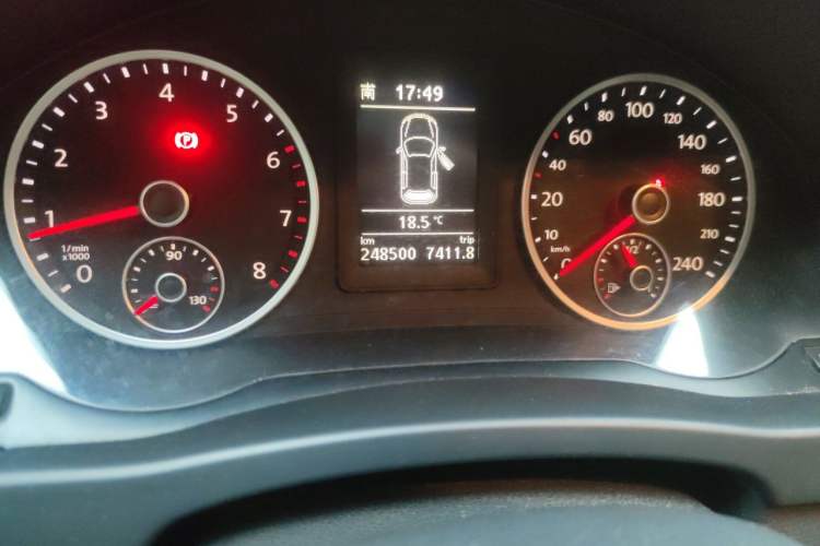 Used Volkswagen Tiguan 2012 1.8TSI Manual Two-Wheel Drive Enjoyment Edition Odometer Close Up