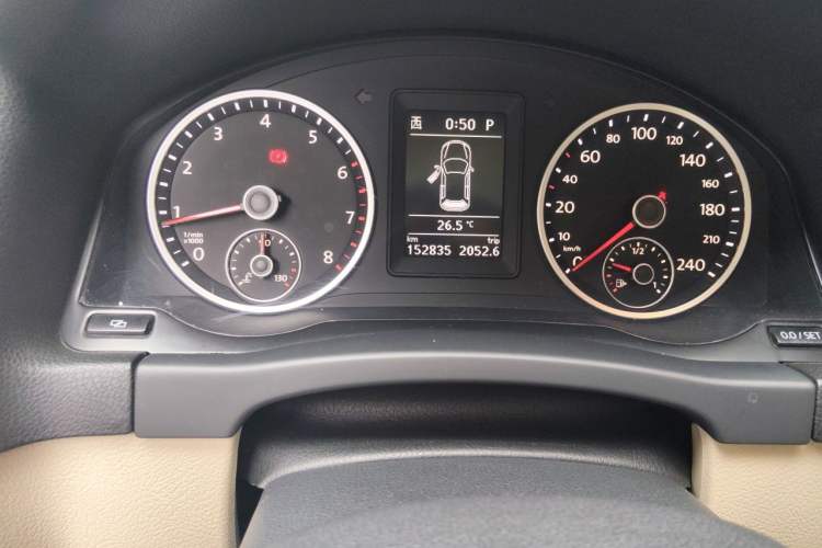 Used Volkswagen Tiguan 2012 1.8TSI Automatic All-Wheel Drive Elite Edition Odometer Close Up