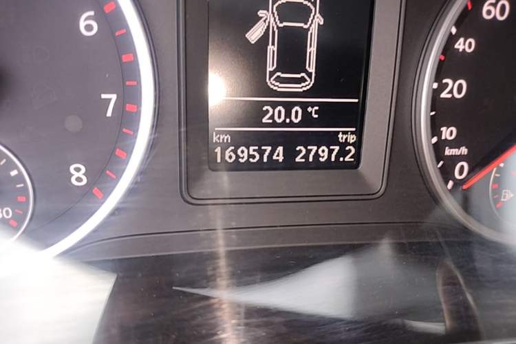Used Volkswagen Tiguan 2012 1.8TSI Automatic Two-Wheel Drive Urban Edition Odometer Close Up
