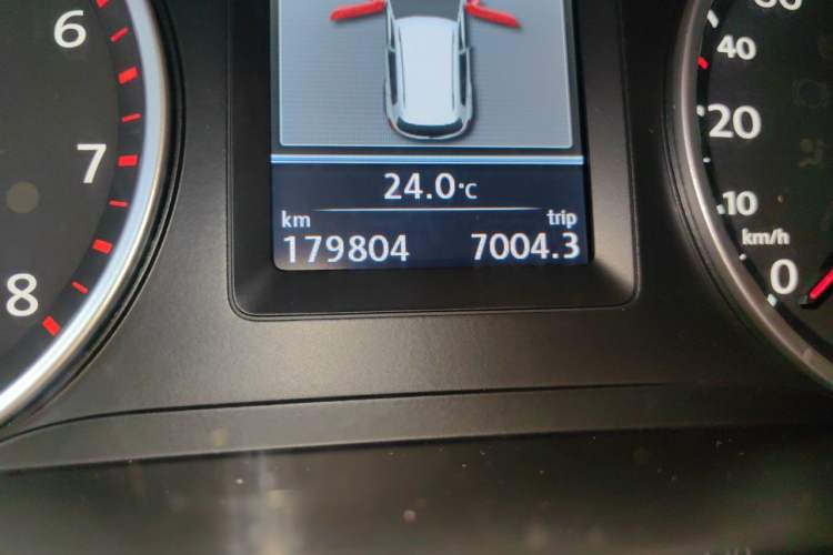 Used Volkswagen Tiguan 2012 2.0 TSI Luxury Edition Odometer Close Up