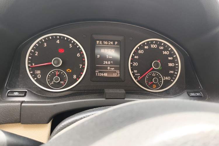 Used Volkswagen Tiguan 2012 1.8TSI Automatic Two-Wheel Drive Elite Edition Odometer Close Up