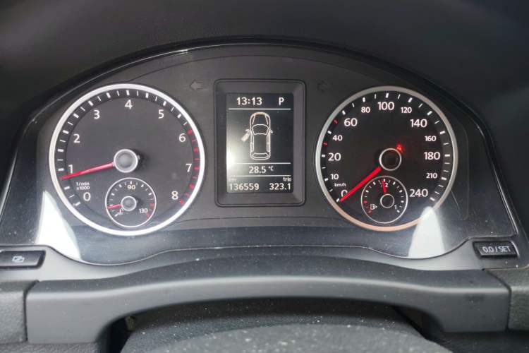 Used Volkswagen Tiguan 2012 1.8TSI Automatic All-Wheel Drive Fashion Edition Odometer Close Up