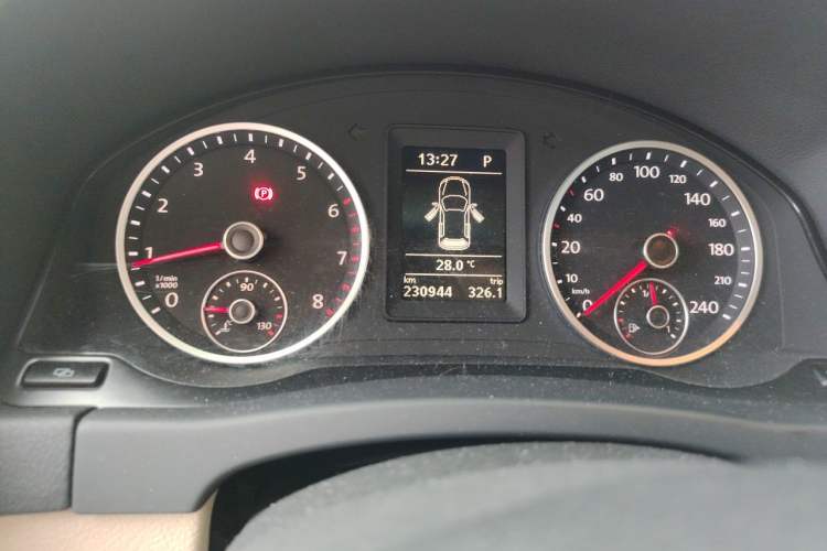 Used Volkswagen Tiguan 2012 1.8TSI Automatic Two-Wheel Drive Trend Edition Odometer Close Up