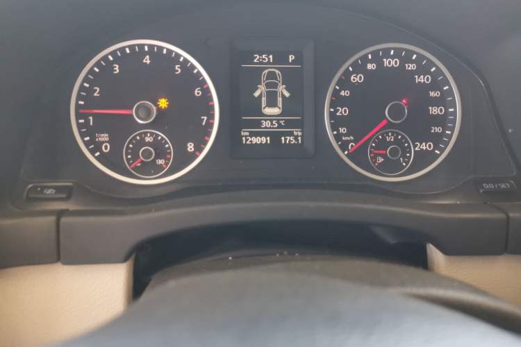 Used Volkswagen Tiguan 2012 1.8TSI Automatic Two-Wheel Drive Trend Edition Odometer Close Up
