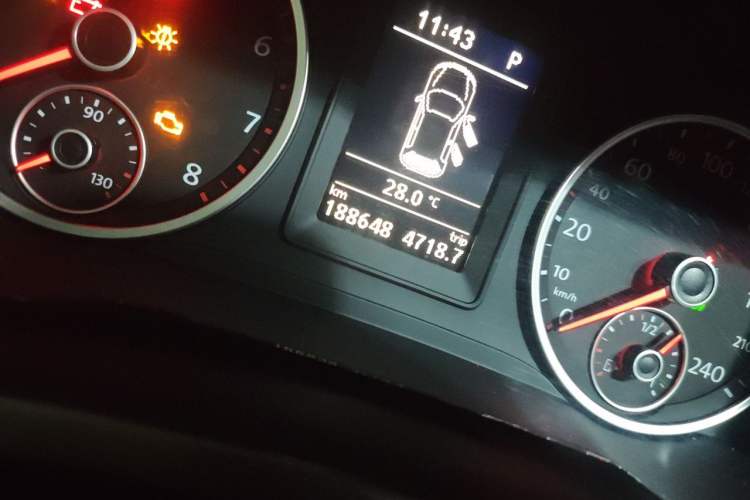 Used Volkswagen Tiguan 2012 1.8TSI Automatic Two-Wheel Drive Trend Edition Odometer Close Up