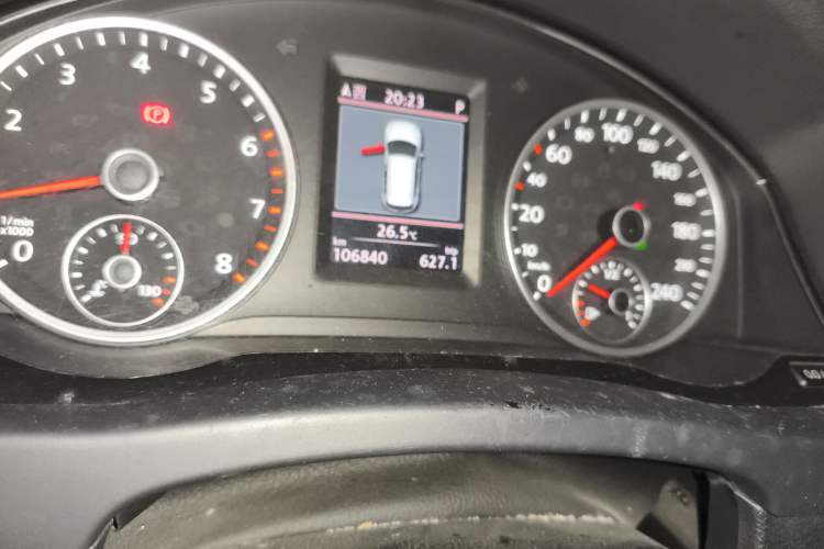 Used Volkswagen Tiguan 2012 2.0 TSI Comfort Edition Odometer Close Up