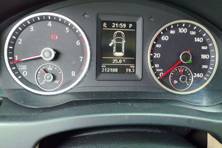 Used Volkswagen Tiguan 2012 1.8TSI Automatic Two-Wheel Drive Elite Edition Odometer Close Up