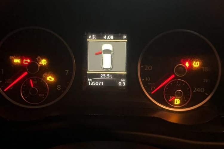 Used Volkswagen Tiguan 2012 2.0 TSI Comfort Edition Odometer Close Up