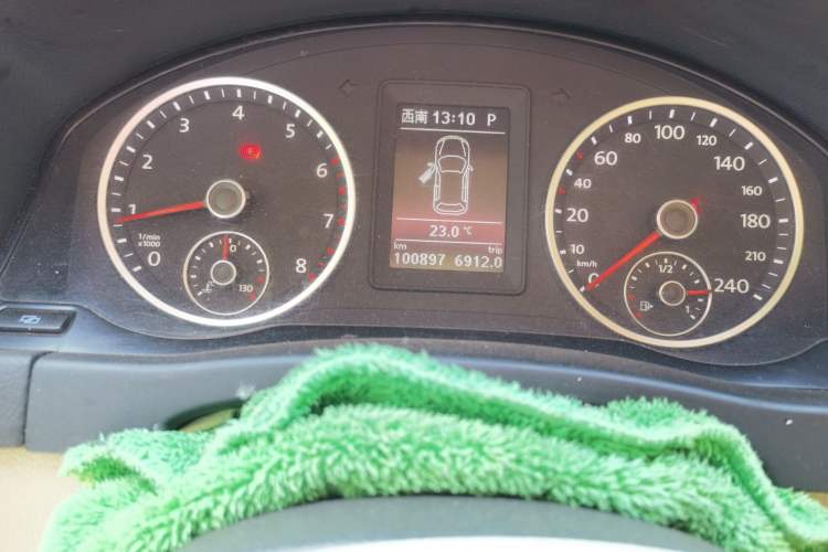 Used Volkswagen Tiguan 2012 1.8TSI Automatic Two-Wheel Drive Elite Edition Odometer Close Up