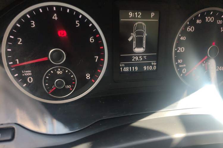 Used Volkswagen Tiguan 2012 1.8TSI Automatic All-Wheel Drive Elite Edition Odometer Close Up