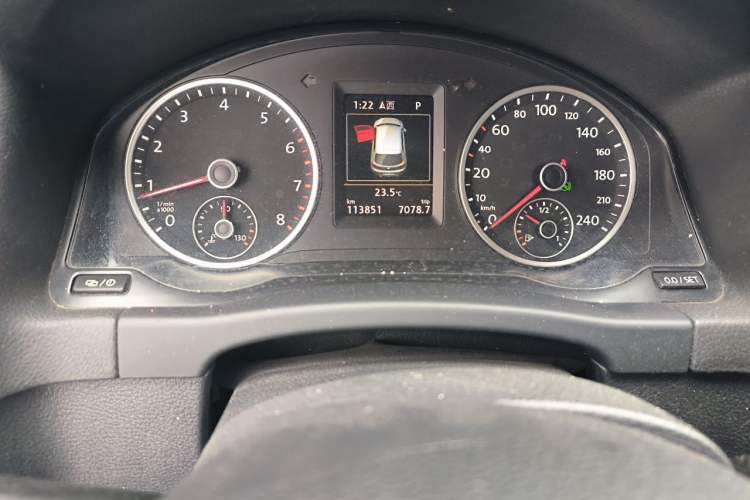 Used Volkswagen Tiguan 2012 2.0 TSI Comfort Edition Odometer Close Up