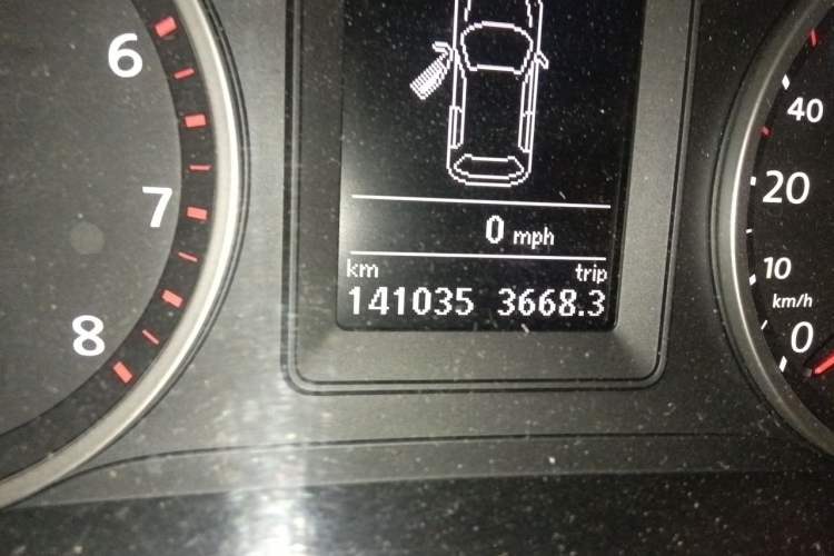 Used Volkswagen Tiguan 2012 2.0 TSI Automatic All-Wheel Drive Flagship Edition Odometer Close Up