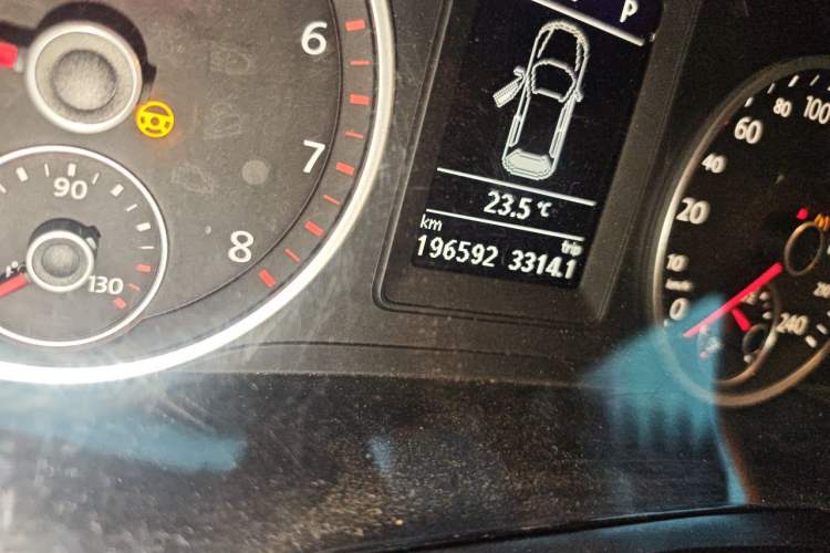 Used Volkswagen Tiguan 2012 1.8TSI Automatic All-Wheel Drive Fashion Edition Odometer Close Up
