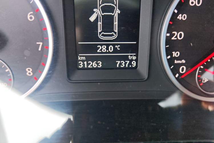Used Volkswagen Tiguan 2012 1.8TSI Manual Two-Wheel Drive Enjoyment Edition Odometer Close Up