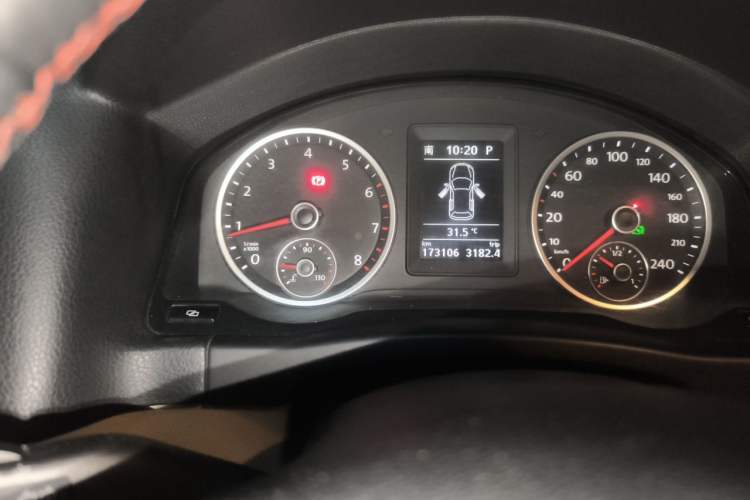 Used Volkswagen Tiguan 2012 1.8TSI Automatic All-Wheel Drive Elite Edition Odometer Close Up
