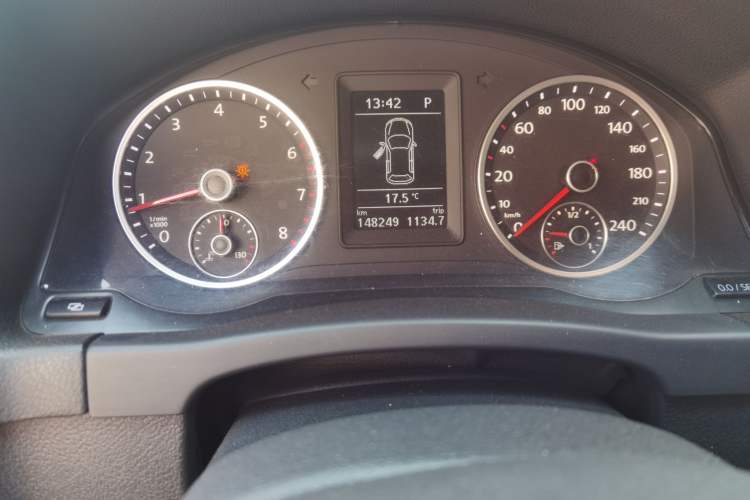Used Volkswagen Tiguan 2012 1.8TSI Automatic Two-Wheel Drive Trend Edition Odometer Close Up