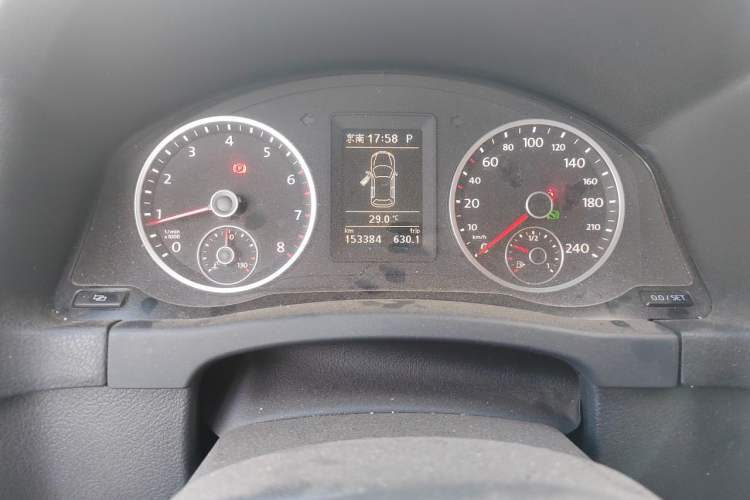 Used Volkswagen Tiguan 2012 2.0 TSI Automatic All-Wheel Drive Flagship Edition Odometer Close Up