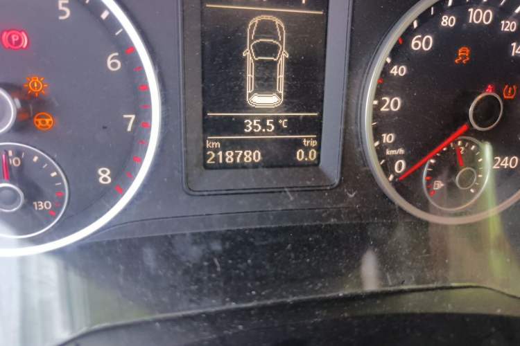Used Volkswagen Tiguan 2012 1.8TSI Automatic All-Wheel Drive Fashion Edition Odometer Close Up
