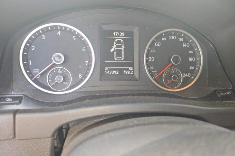 Used Volkswagen Tiguan 2012 1.8TSI Automatic Two-Wheel Drive Elite Edition Odometer Close Up