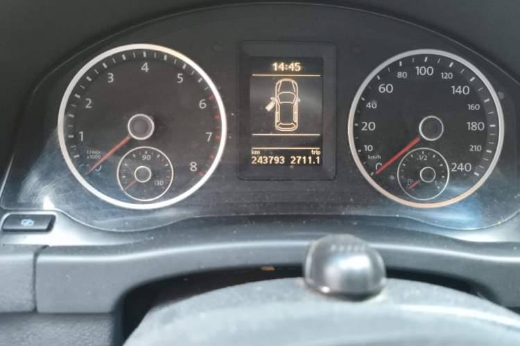 Used Volkswagen Tiguan 2012 1.8TSI Automatic All-Wheel Drive Fashion Edition Odometer Close Up
