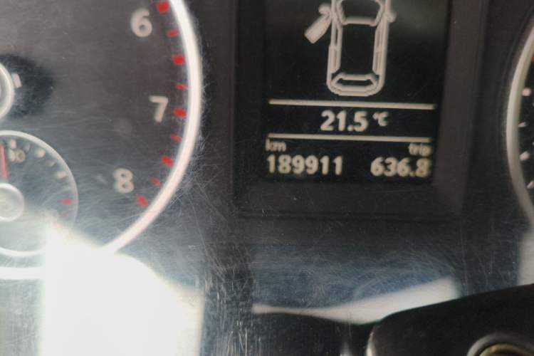 Used Volkswagen Tiguan 2012 2.0 TSI Automatic All-Wheel Drive Flagship Edition Odometer Close Up