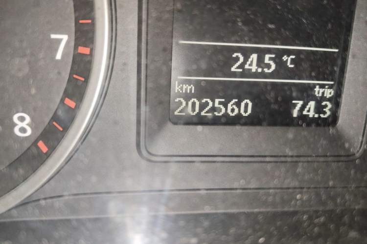 Used Volkswagen Tiguan 2012 1.8TSI Automatic Two-Wheel Drive Urban Edition Odometer Close Up
