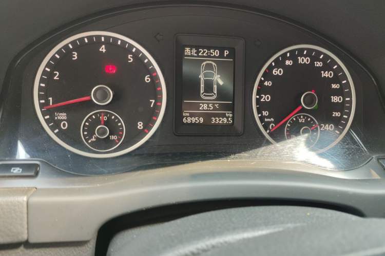Used Volkswagen Tiguan 2012 1.8TSI Automatic All-Wheel Drive Elite Edition Odometer Close Up