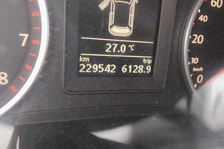 Used Volkswagen Tiguan 2012 1.8TSI Automatic All-Wheel Drive Elite Edition Odometer Close Up