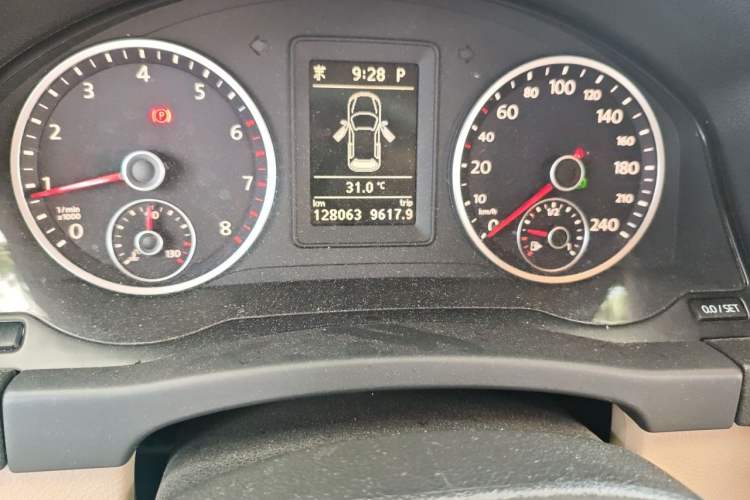 Used Volkswagen Tiguan 2012 1.8TSI Automatic Two-Wheel Drive Elite Edition Odometer Close Up