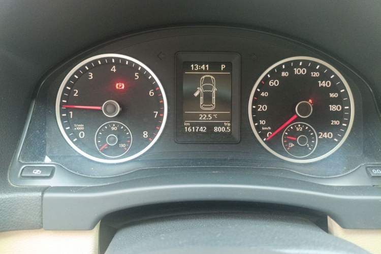 Used Volkswagen Tiguan 2012 1.8TSI Automatic All-Wheel Drive Elite Edition Odometer Close Up