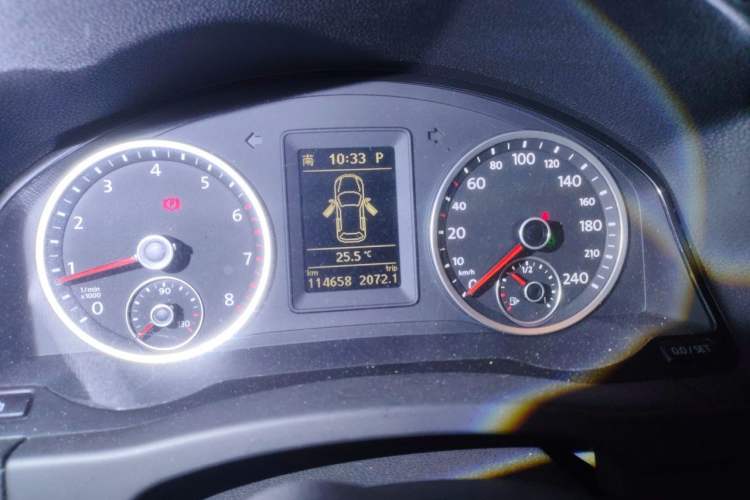 Used Volkswagen Tiguan 2012 1.8TSI Automatic All-Wheel Drive Elite Edition Odometer Close Up