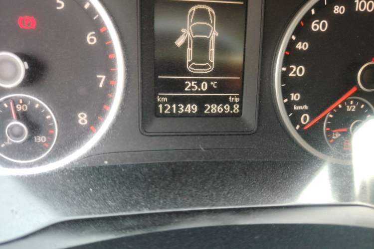 Used Volkswagen Tiguan 2012 1.8TSI Automatic All-Wheel Drive Elite Edition Odometer Close Up