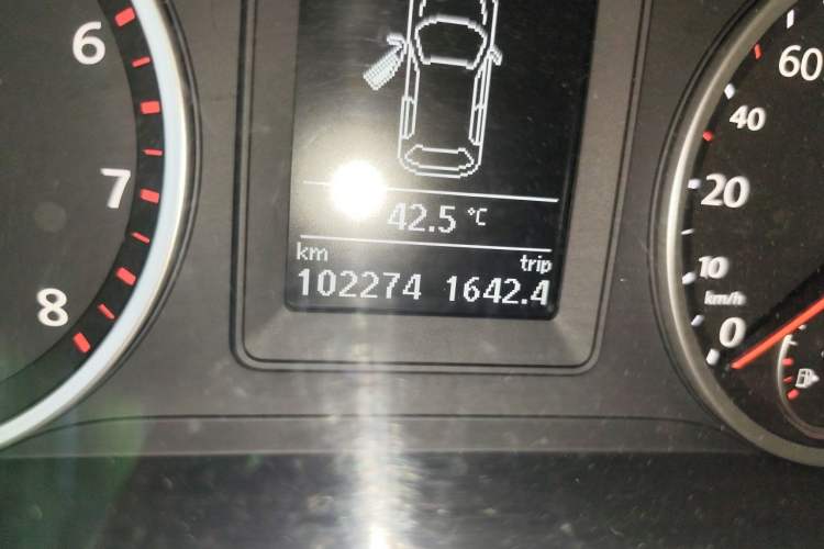 Used Volkswagen Tiguan 2012 1.8TSI Manual Two-Wheel Drive Urban Edition Odometer Close Up