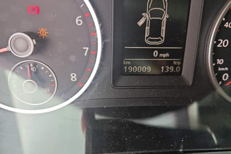 Used Volkswagen Tiguan 2012 2.0 TSI Automatic All-Wheel Drive Elite Edition Odometer Close Up