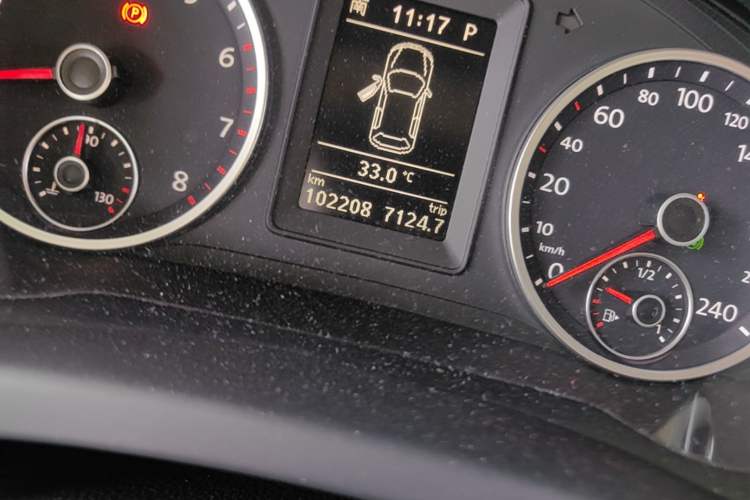 Used Volkswagen Tiguan 2012 1.8TSI Automatic All-Wheel Drive Elite Edition Odometer Close Up