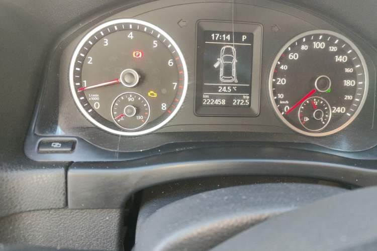 Used Volkswagen Tiguan 2012 2.0 TSI Automatic All-Wheel Drive Flagship Edition Odometer Close Up