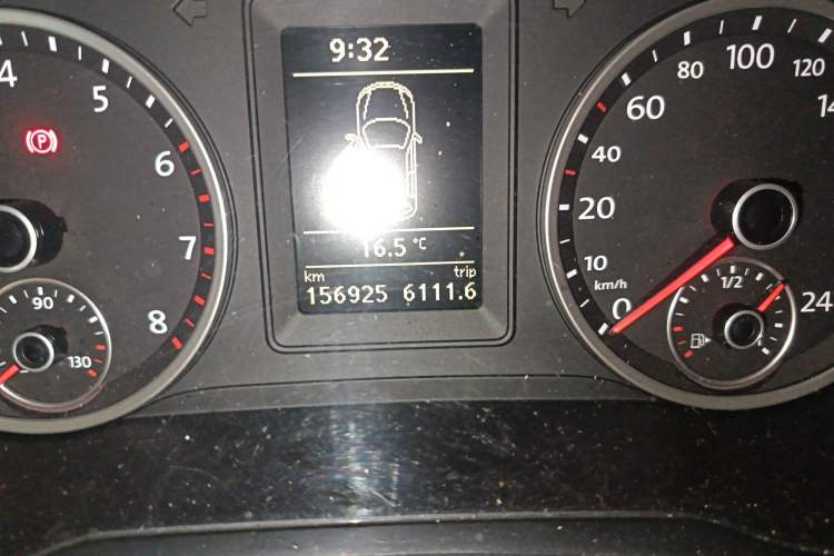 Used Volkswagen Tiguan 2012 1.8TSI Manual Two-Wheel Drive Urban Edition Odometer Close Up