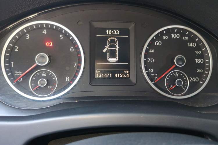 Used Volkswagen Tiguan 2012 1.8TSI Automatic All-Wheel Drive Elite Edition Odometer Close Up