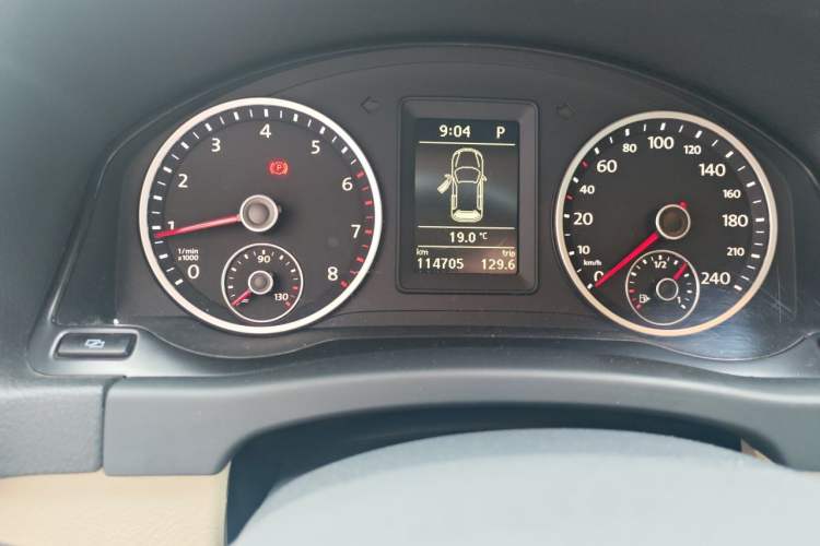 Used Volkswagen Tiguan 2012 1.8TSI Automatic Two-Wheel Drive Trend Edition Odometer Close Up