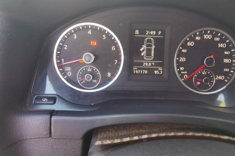 Used Volkswagen Tiguan 2012 1.8TSI Automatic Two-Wheel Drive Elite Edition Odometer Close Up