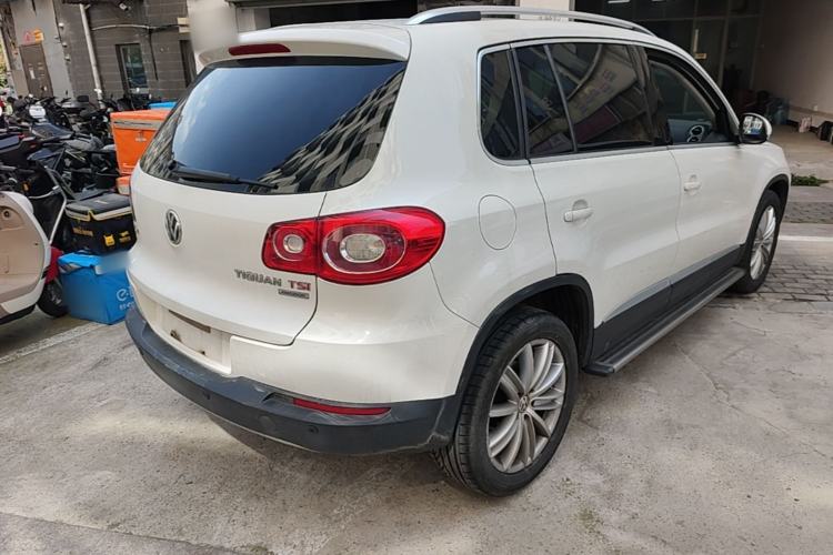 Used Volkswagen Tiguan 2012 2.0 TSI Automatic All-Wheel Drive Flagship Edition Rear Right 45 Deg