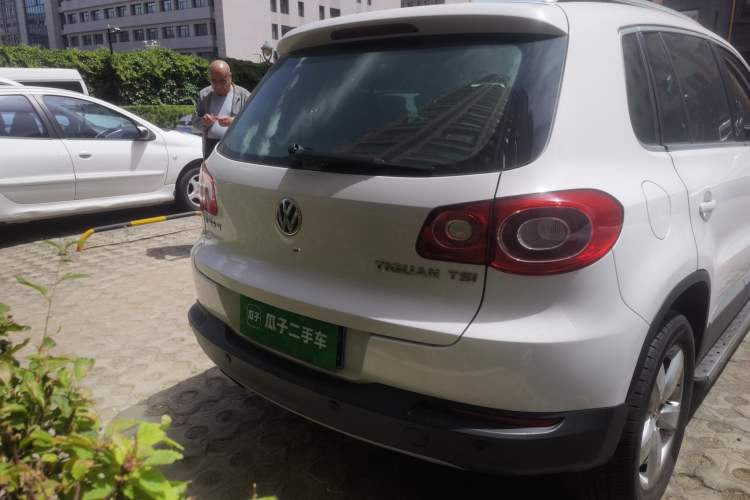 Used Volkswagen Tiguan 2012 1.8TSI Automatic Two-Wheel Drive Zhaoshi Edition Rear