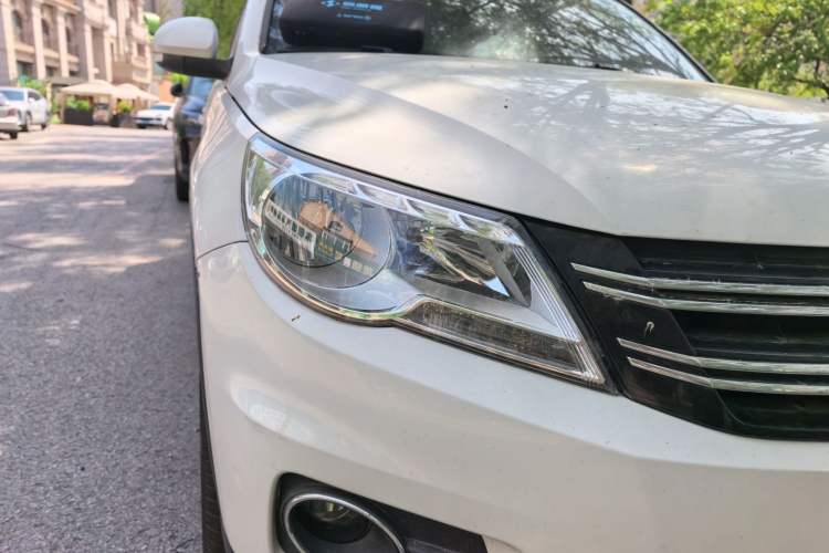 Used Volkswagen Tiguan 2012 1.8TSI Automatic All-Wheel Drive Elite Edition Right Front Headlight