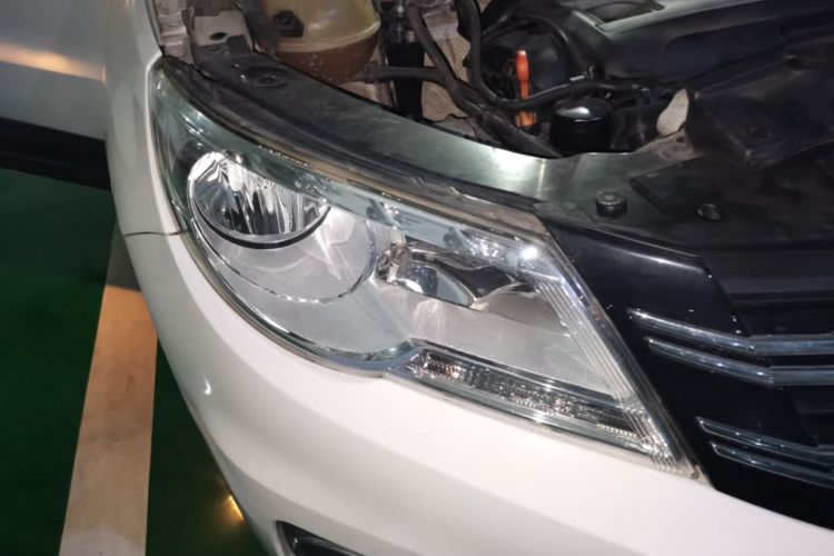 Used Volkswagen Tiguan 2012 1.8TSI Manual Two-Wheel Drive Enjoyment Edition Right Front Headlight
