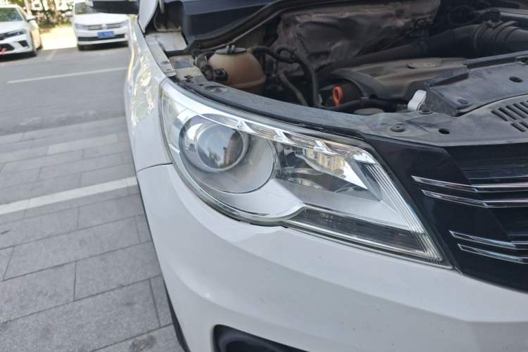 Used Volkswagen Tiguan 2012 1.8TSI Automatic Two-Wheel Drive Trend Edition Right Front Headlight