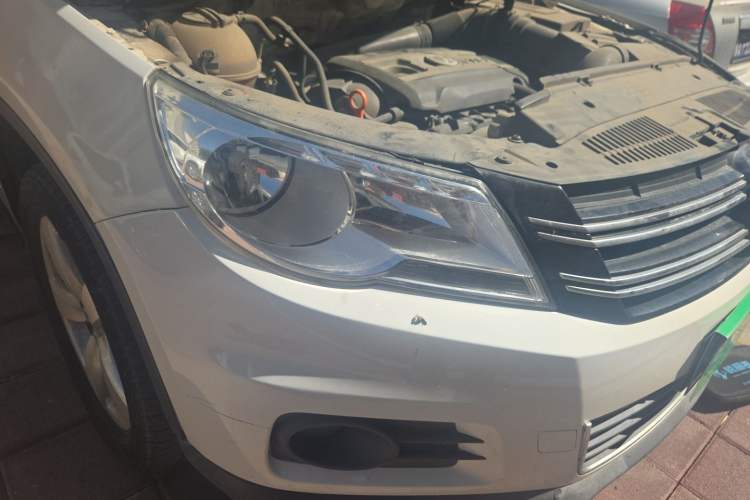 Used Volkswagen Tiguan 2012 2.0 TSI Automatic All-Wheel Drive Elite Edition Right Front Headlight