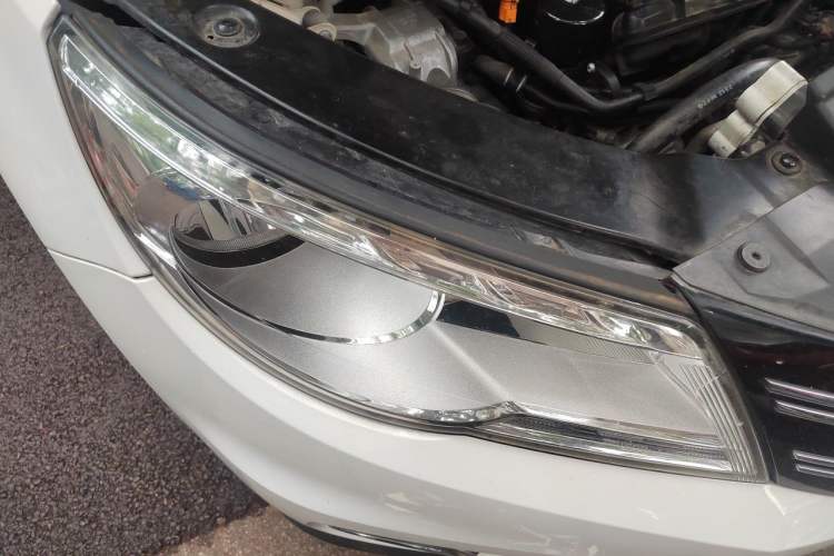 Used Volkswagen Tiguan 2012 1.8TSI Automatic Two-Wheel Drive Elite Edition Right Front Headlight